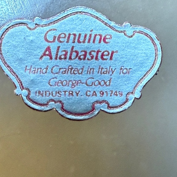 Alabaster Cream Piano Trinket Box with Floral Design Hand Crafted in Italy - Picture 6 of 11